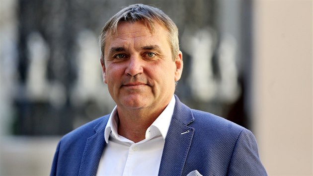 Do politiky vstoupil Petr Vok��l p�ed osmi lety, p�edt�m pracoval jako gener�ln� �editel odpadov� firmy A.S.A.