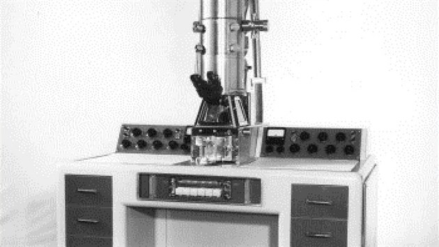 Elektronov mikroskop brnnskho vdce Armina Delonga zskal zlatou medaili strojrenskho veletrhu v roce 1965. Vyrbl se po celm svt.