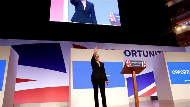 Britská premiérka Theresa Mayová má projev na sjezdu konzervativců. (3. října 2018)