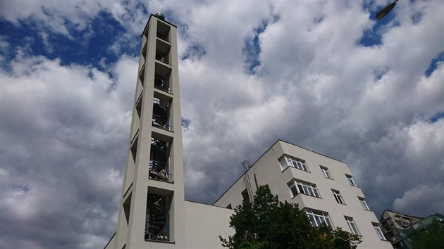 Husv sbor. Netradin crkevn komplex stoj blzko Vinohradsk vodrny.