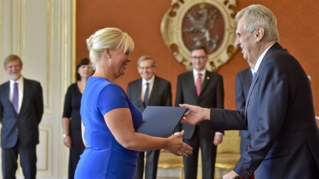 Prezident Miloš Zeman jmenoval na Pražském hradě Barbaru Pořízkovou do funkce místopředsedkyně Nejvyššího správního soudu. (9. října 2018)