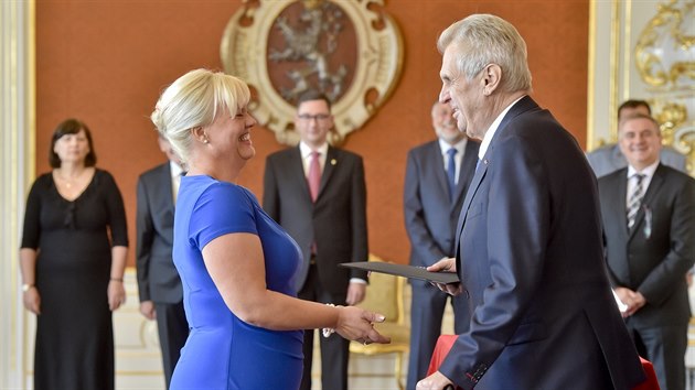 Prezident Miloš Zeman jmenoval na Pražském hradě Barbaru Pořízkovou do funkce místopředsedkyně Nejvyššího správního soudu. (9. října 2018)