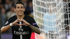 Argentinský záloník Ángel Di María (PSG) slaví svj gól v utkání Ligy mistr...