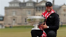 Lucas Bjerregaard s trofejí pro vítze Alfred Dunhill Links Championship