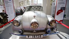 Luxusní aerodynamický automobil vyí tídy Tatra T87 byl vyrábnou...