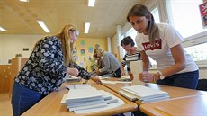 Sčítání hlasů v komunálních volbách ve Velkém Beranově.