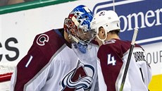 Semjon Varlamov (1) a Tyson Barrie (4) se radují z výhry Colorada.