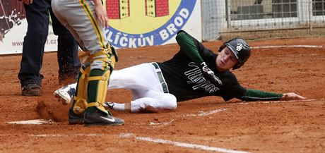 Finále extraligy softbalist. Hroi Havlíkv Brod vs. Tempo Praha. V akci Jií...