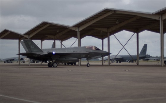 Kvli hurikánu Michael byly letouny F-35 pesunuty z Floridy na základnu...