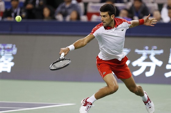 Novak Djokovi ve finle turnaje v anghaji.