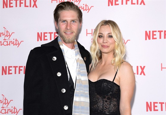 Kaley Cuoco s manelem Karlem Cookem (24. bezna 2018, Los Angeles)