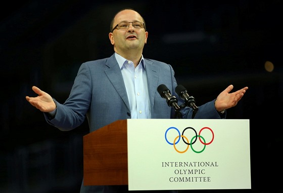 Patrick Baumann hovoří v Los Angeles o chystaných olympijských hrách.