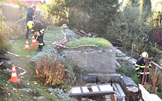 Karlovartí hasii zasahovali na zahrad v Doubí, kam nkdo vylil vtí...