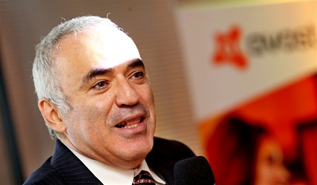 Jak svrhnout Putina? Kasparov nabídl několik možných scénářů, výhru ve válce musí podle něj aspoň předstírat