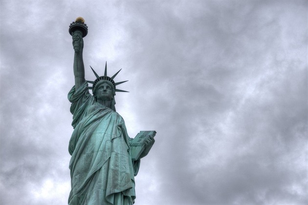 Vraťte nám sochu Svobody, jste na straně tyranů, žádá USA francouzský poslanec