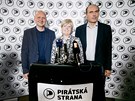 Luká Wagenknecht (zleva), Eva Tylová a Libor Michálek z Pirátské strany...