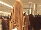 Kalhoty se sakem v camel odstínu, podzim 2018