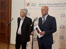 Senátor Ivo Valenta a právník Zdenk Koudelka pedstavili iniciativu, s ní se...