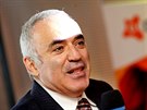 Ruský achový velmistr a bývalý mistr svta Garry Kasparov pijel do Brna, aby...