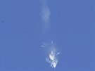 Zábr z oddlování urychlovacích blok nosie s lodí Sojuz MS-10 naznauje, e...
