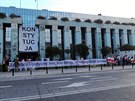 Demonstrace ped budovou Nejvyího soudu ve Varav (11. íjna 2018)