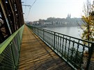 Skonila oprava lvky pro p na elezninm most na Vtoni (18.10.2018)