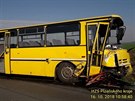 Pi elnm stetu osobnho auta s autobusem u Klatov se dopoledne zranili ti...