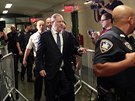 Filmový producent Harvey Weinstein u soudu v New Yorku (11. íjna 2018)