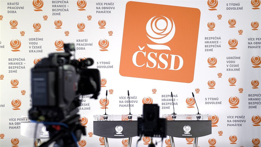Volební studio �SSD p�ipravené k druhému kolu senátních voleb v Praze.. (13....