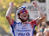 Francouzsk cyklista Thibaut Pinot se raduje z vtzstv v zvod Kolem...
