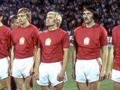 Jn Pivarnk (tvrt zprava) ped finlovm zpasem fotbalovho Eura v...