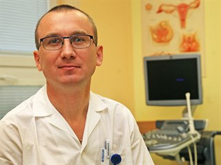 Ukrajinský gynekolog Vitalij Smetanskyi pracuje ve Slezské nemocnici v Opavě.