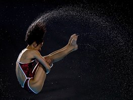 DO VODY. Mladá íanka Shan Lin trénuje ped zahájením Letních olympijských her...