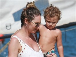 Thotná Candice Swanepoel se synem Anacou (nar. 2016)