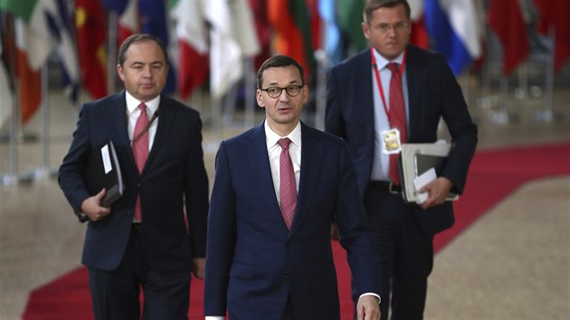 Polsk premir Mateusz Morawiecki na summitu EU s asijskmi zemmi v Bruselu (19. jna 2018)