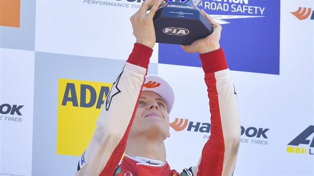Mick Schumacher slav titul mistra Evropy srie formule 3.