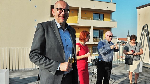 Rektor Masarykovy univerzity Mikul Bek suvernn vyhrl druh kolo sentnch voleb v Brn.
