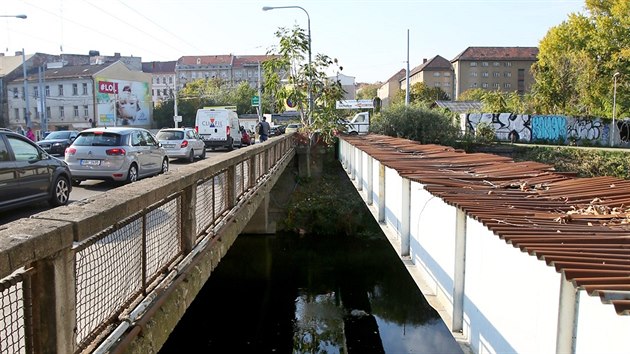 Zbrdovick most ze 40. let je v havarijnm stavu a nen mon jej opravit bez kompletnho uzaven.