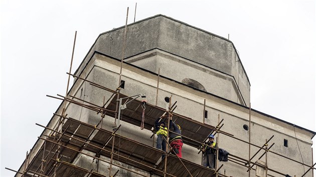 Na kostele sv. Moice, jednom z nejvznamnjch chrm Olomouce, zaaly velk opravy, je nezail cel desetilet. (jen 2018)