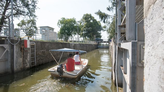 Plavebn� komora na Ba�ov� kan�le ve Spytihn�vi