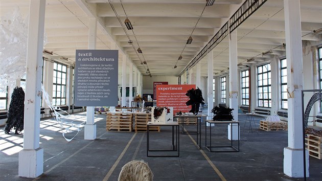 V září 2018 se v bývalé Mayerově továrně konala výstava studentských prací.