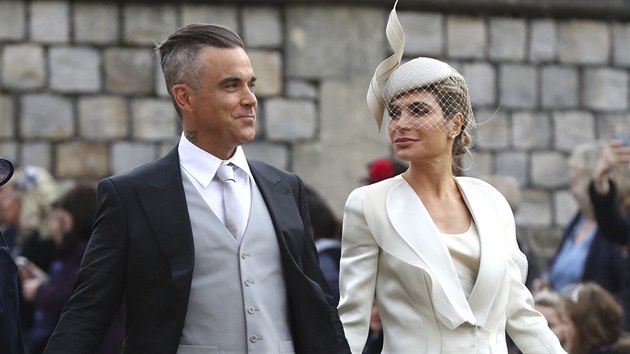 Robbie Williams a jeho manželka Ayda Fieldová na svatbě princezny Eugenie a Jacka Brooksbanka (Windsor, 12. října 2018)