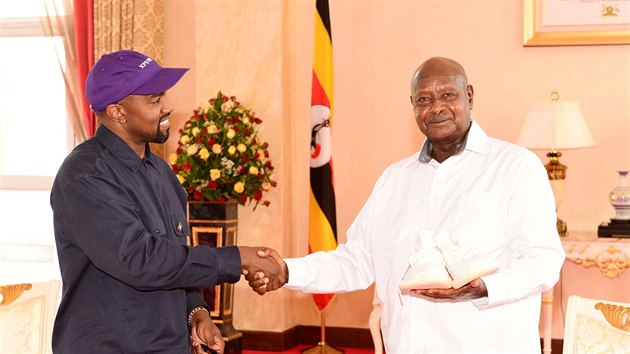 Kanye West a ugandsk prezident Yoweri Museveni (Entebbe, 15. jna 2018)