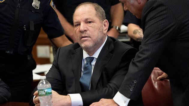 Filmový producent Harvey Weinstein u soudu v New Yorku (11. října 2018)