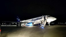 V ruském Jakutsku sjelo z dráhy letadlo s 92 lidmi na palub. (10. íjna 2018)