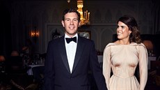 Princezna Eugenie a Jack Brooksbank a jejich oficiální svatební portrét...