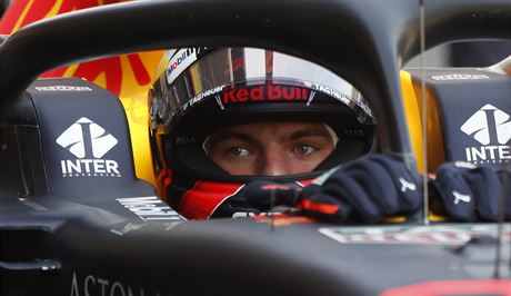 Nizozemský pilot Max Verstappen ze stáje Red Bull v tréninku na Velkou cenu...