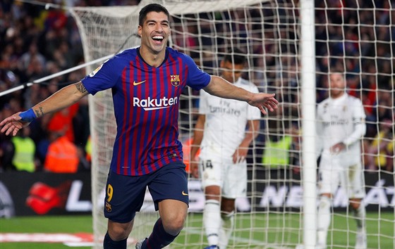 HATTRICK. Hrdina nedlního El Clásica Luis Suárez z Barcelony slaví svou tetí...