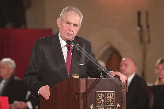 Udílení státních vyznamenání - Miloš Zeman při svém úvodním projevu (28. října...