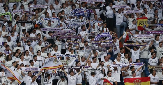 Fanouci Realu Madrid bhem utkání Ligy mistr s Plzní.